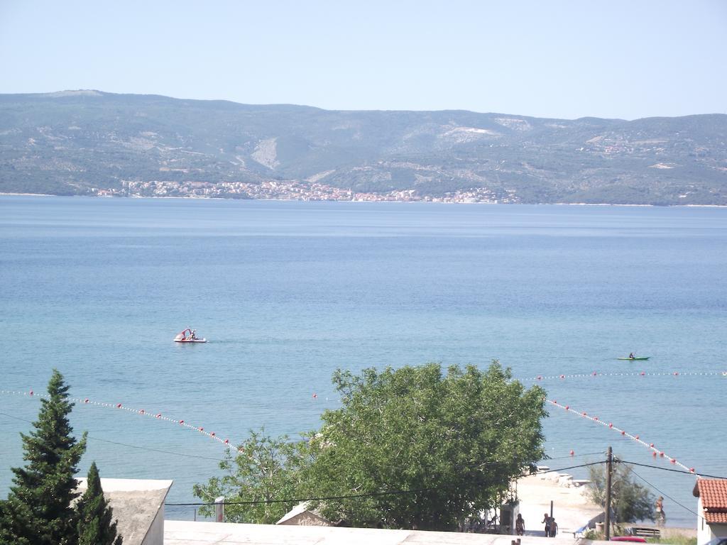 Apartments Ticinovic Omiš Chambre photo