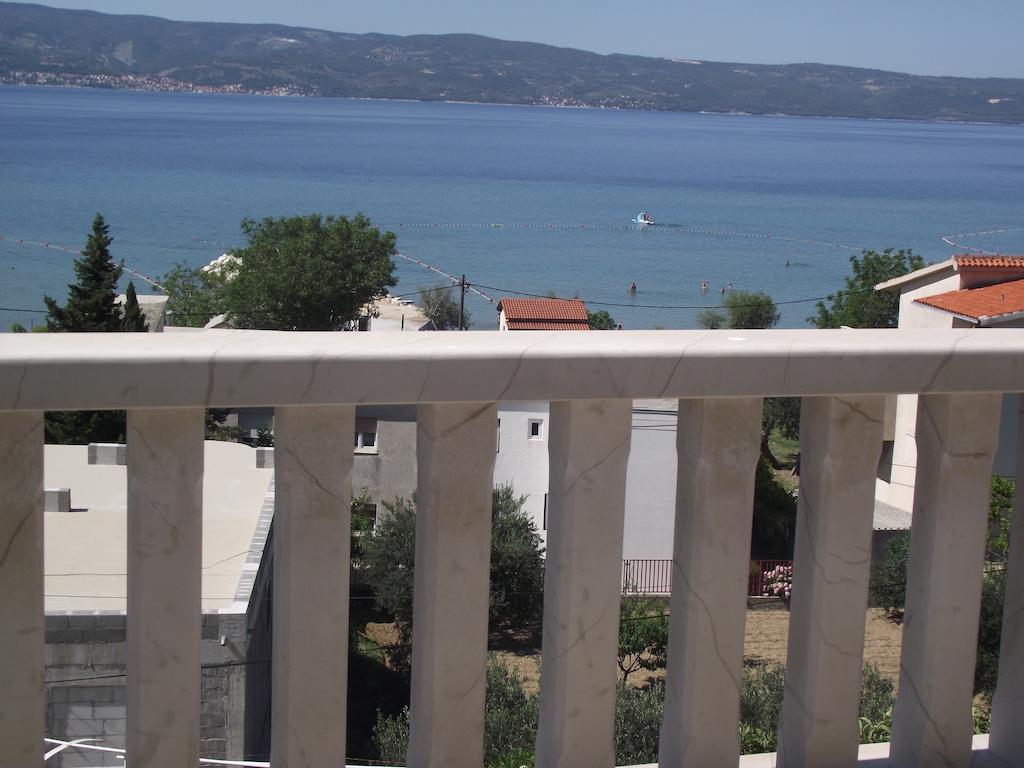 Apartments Ticinovic Omiš Chambre photo